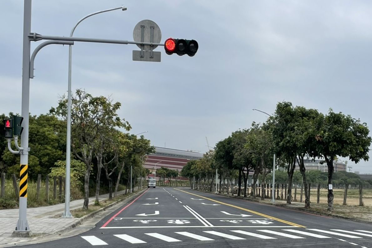 改善高鐵特定區道路平坦、美觀與舒適，建構優質道路及人行環境