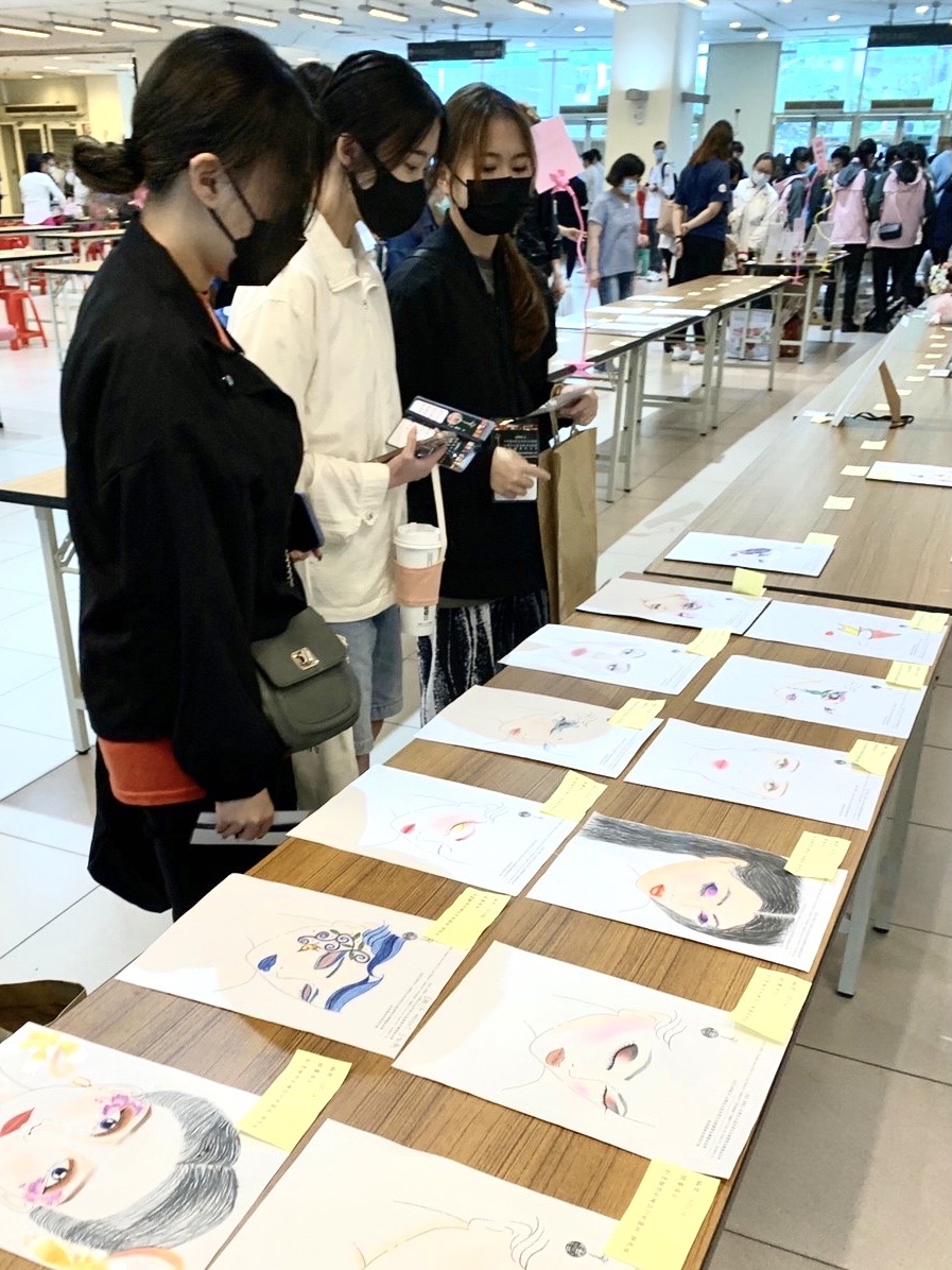 時尚學程參賽作品富有創意，比賽現場吸引多人欣賞