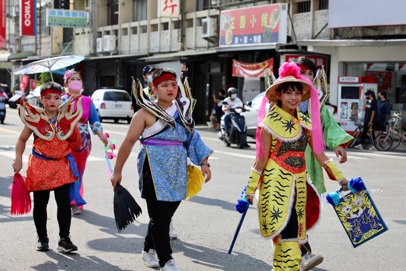 大士爺祭踩街祈福遶境活動裝扮造型獨特相當吸睛。