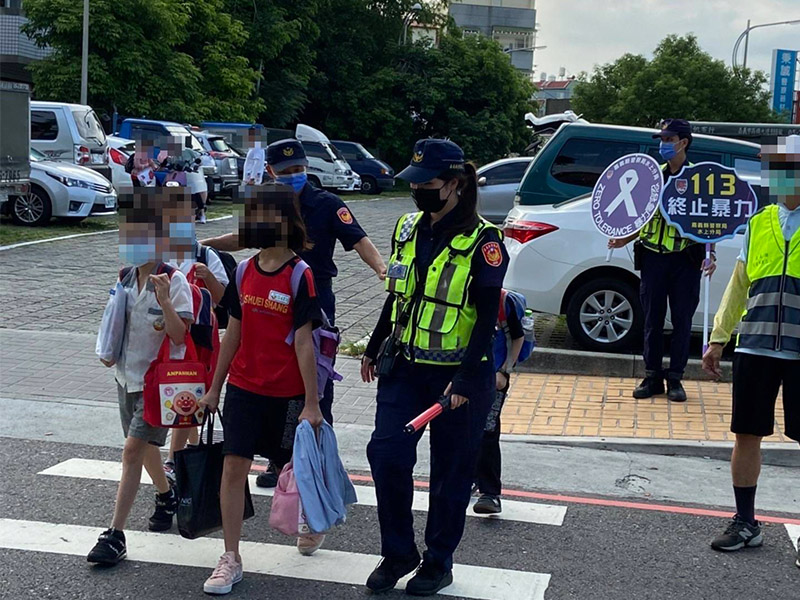 警方也會加強巡邏，留意校園周邊環境