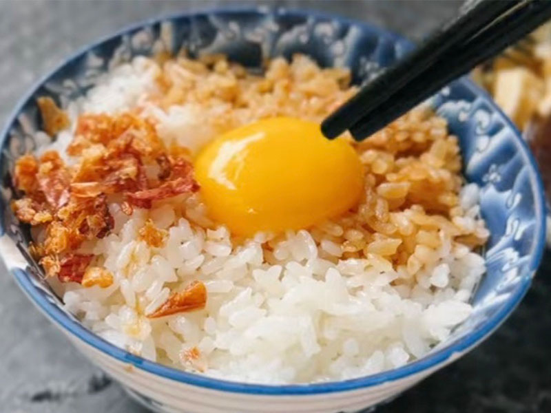 鼎富發的半熟蛋豬油拌飯