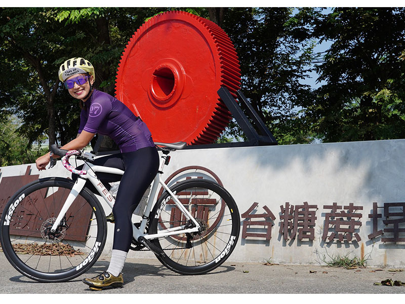 單車女神Linda騎自行車遊蒜頭糖場