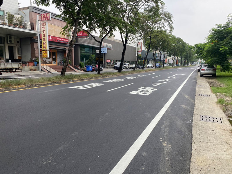 國一旁裕義路、文德路用路人感受道路平穩舒適。