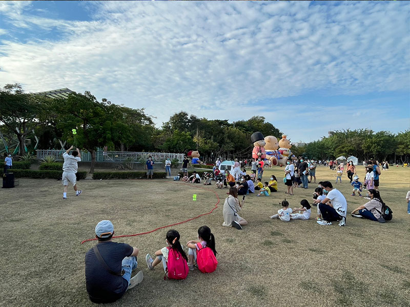  假日有街頭藝人表演