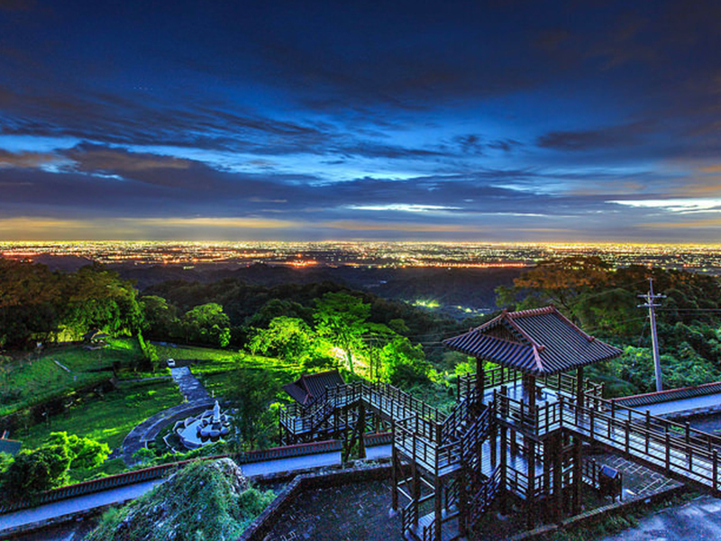 火山碧雲寺為關子嶺看夕陽夜景好去處