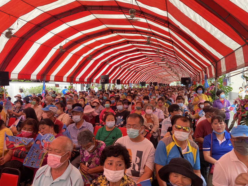 陳昆和參選立委佳里競選總部成立現場民眾約有 5000人力挺。