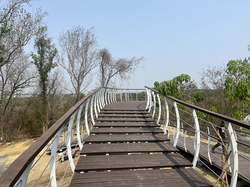 林間步道坡度平緩適宜，適合闔家親子旅遊。