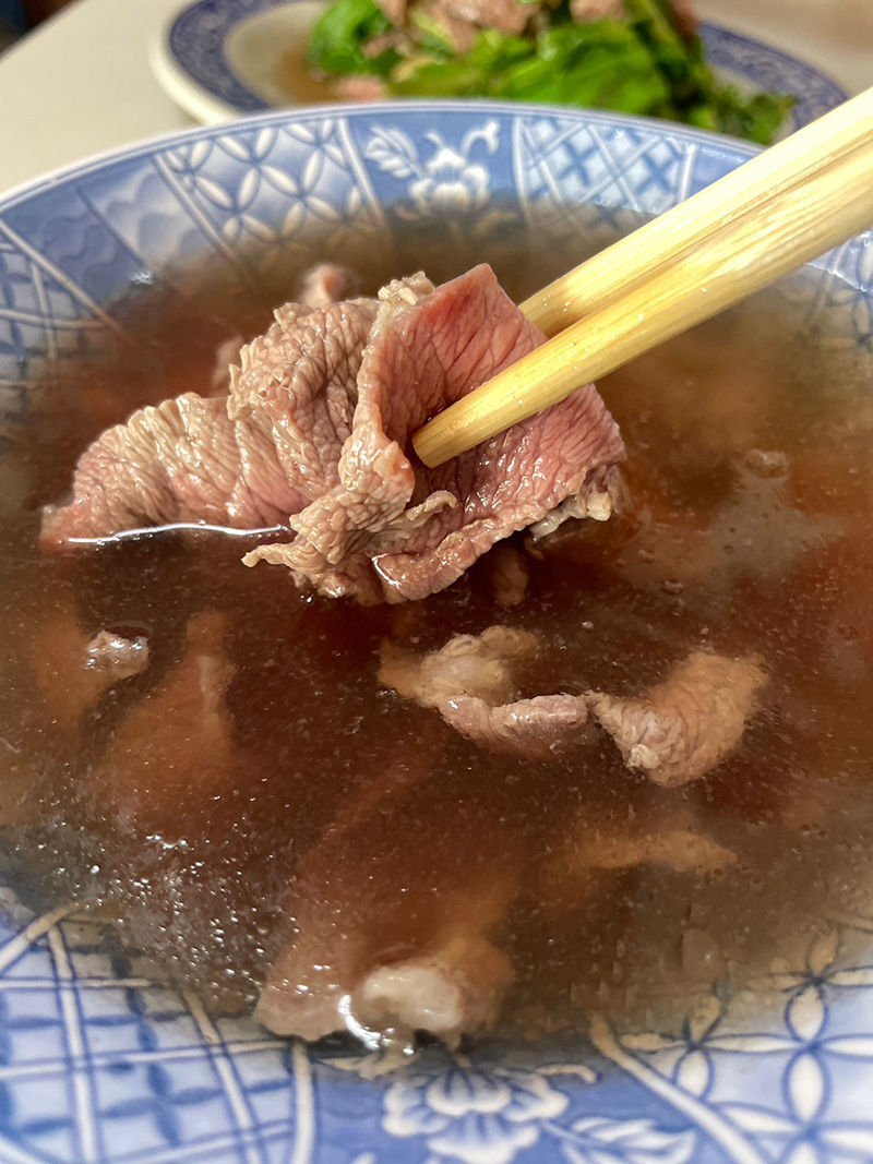 牛肉(Beef)配啤酒(Beer)的雙B好滋味，滿足老饕的味蕾。