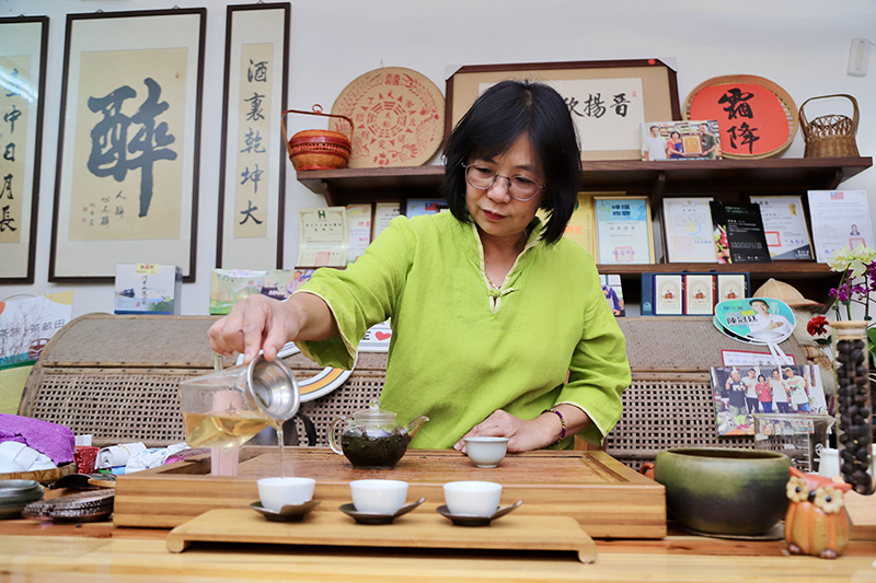 為了吸引人的茶席體驗，推廣獨特的烤茶體驗，發揚成太興村一大特色。