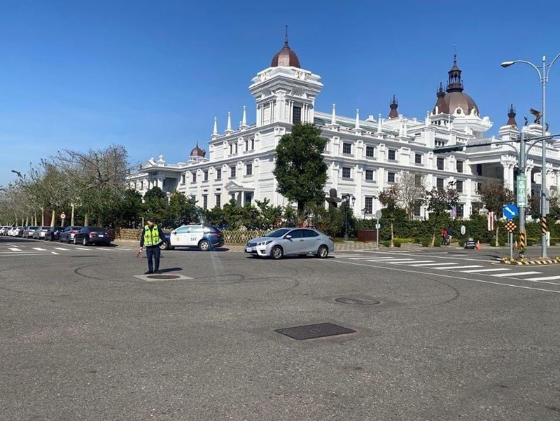 嘉義縣警察局民雄分局針對轄內各觀光景點周邊路段，加強交通疏導作為。