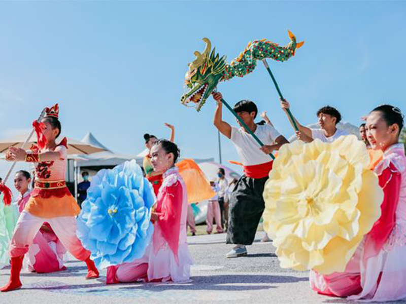 台東市元宵嘉年華會系列活動，結合科技首創飛天祥龍ＡＲ體驗展演，歡迎各地遊客來體驗。（圖/台東市公所提供）