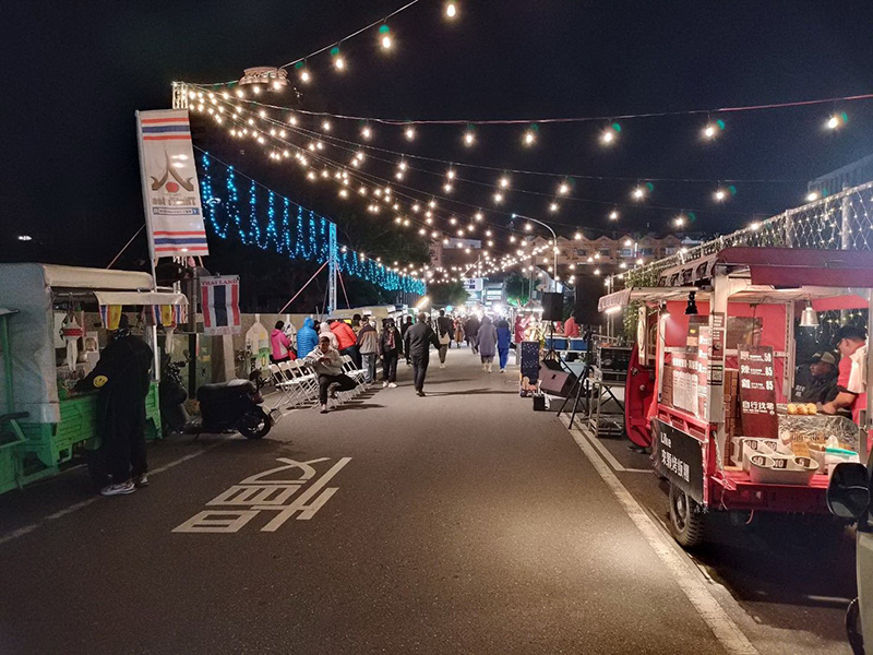 台東市正氣路觀光夜市春節期間自7日起天天營業，歡迎大家來逛夜市。（圖／臺東縣政府財政及經濟發展處提供）