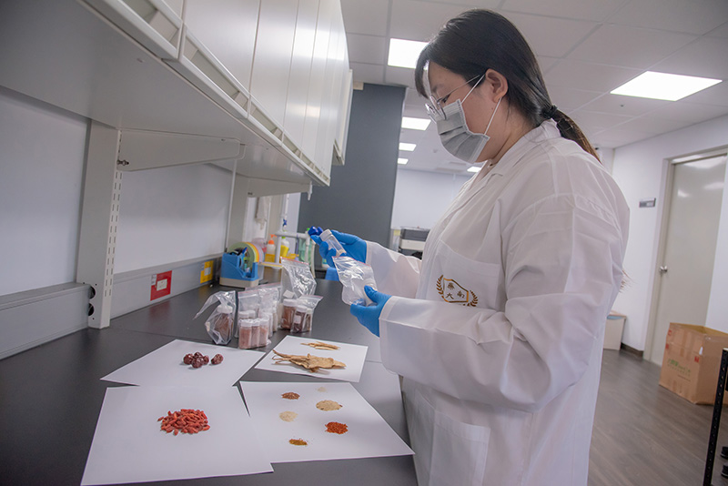 食安風暴影響下嘉藥食品系異軍突起。（圖／嘉南藥理大學提供）