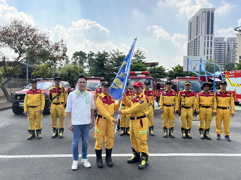 花蓮地震，造成損失嚴重，市議員林智鴻表示，高雄特搜隊立即前進花蓮救援，把握黃金救援72小時救災救難。（記者吳文欽攝）