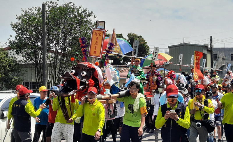 學甲慈濟宮學甲香蜈蚣陣歷史照片。（圖／台南市政府提供）