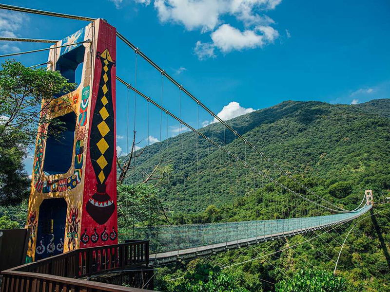 高雄市觀光局精心安排高雄山城十五場小旅行陸續推出，首發團「山林星語‧湯泉花城」探索之旅即日起開放報名。（記者吳文欽攝）