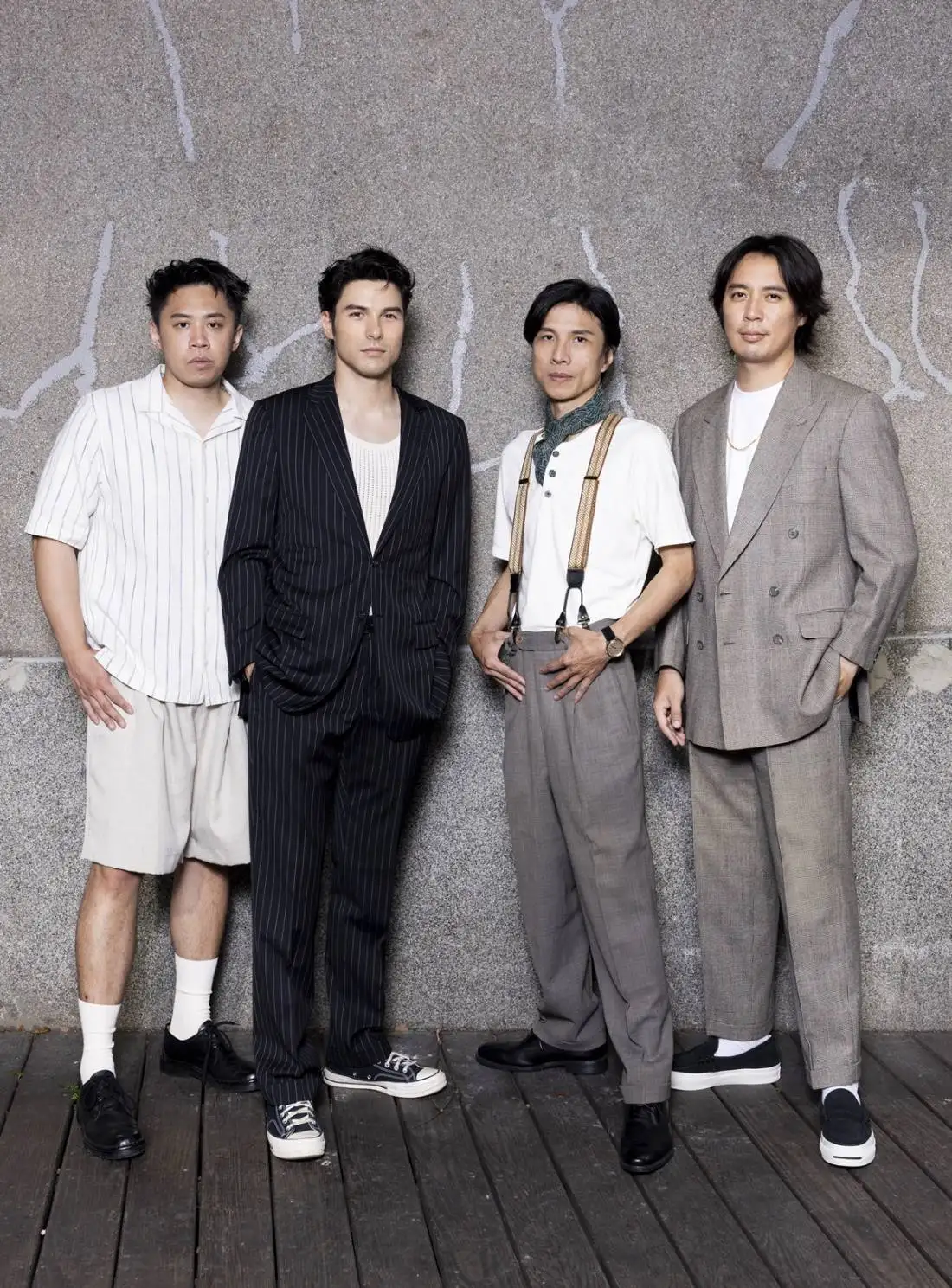 鳳小岳率領全新樂團「鳳小岳&壓克力柿子」首度登上高雄夢時代跨年舞臺，將帶來未公開新歌與滿滿能量。（年代提供）