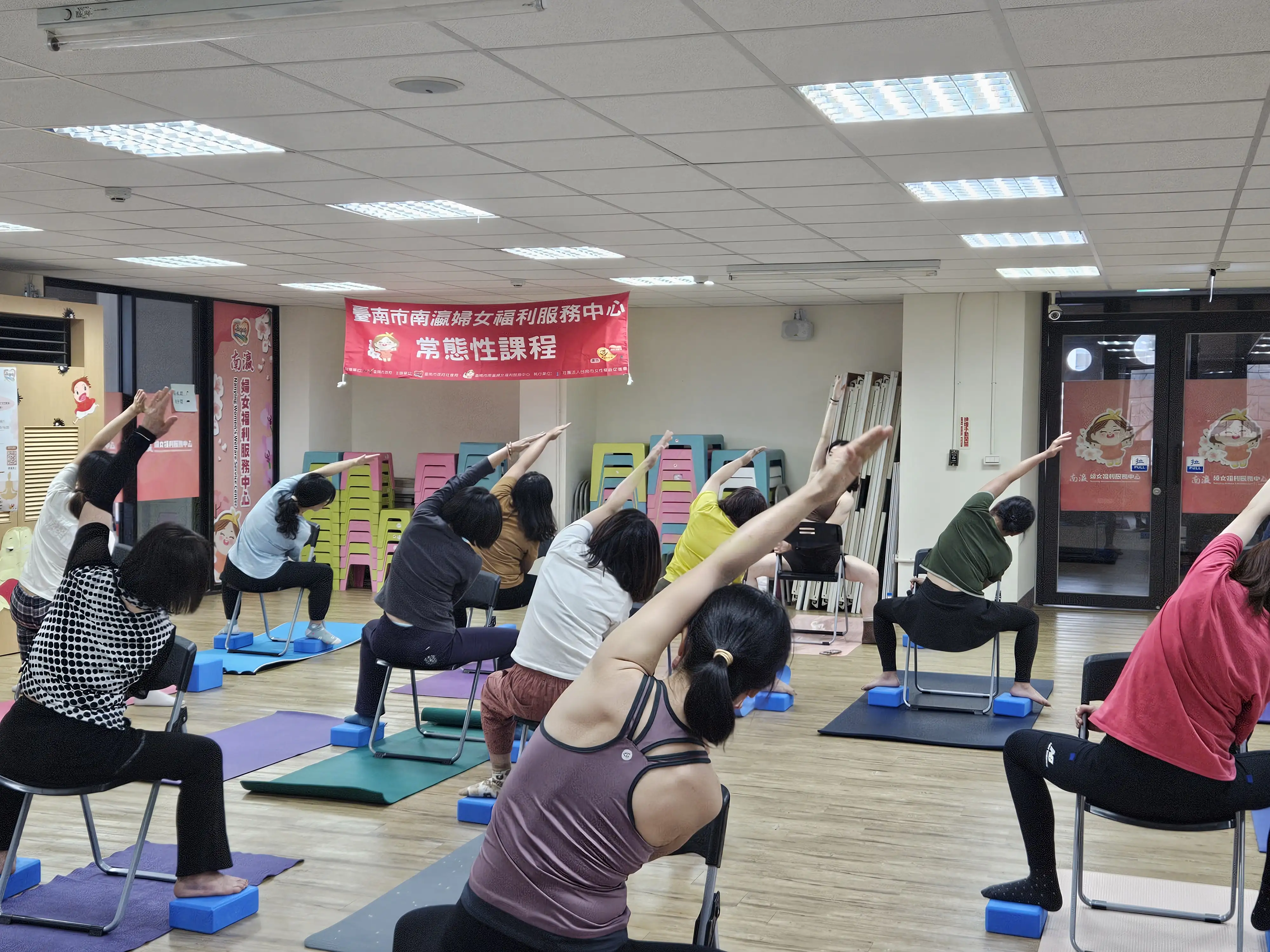 婦女中心-常態性瑜珈課程。(圖/臺南市政府社會局 提供)