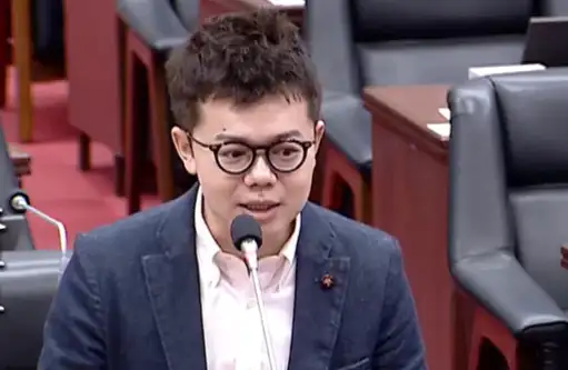 市議員張博洋總質詢呼籲重視台語實驗教育，並支持中央成立台語復振委員會。（記者吳文生攝）