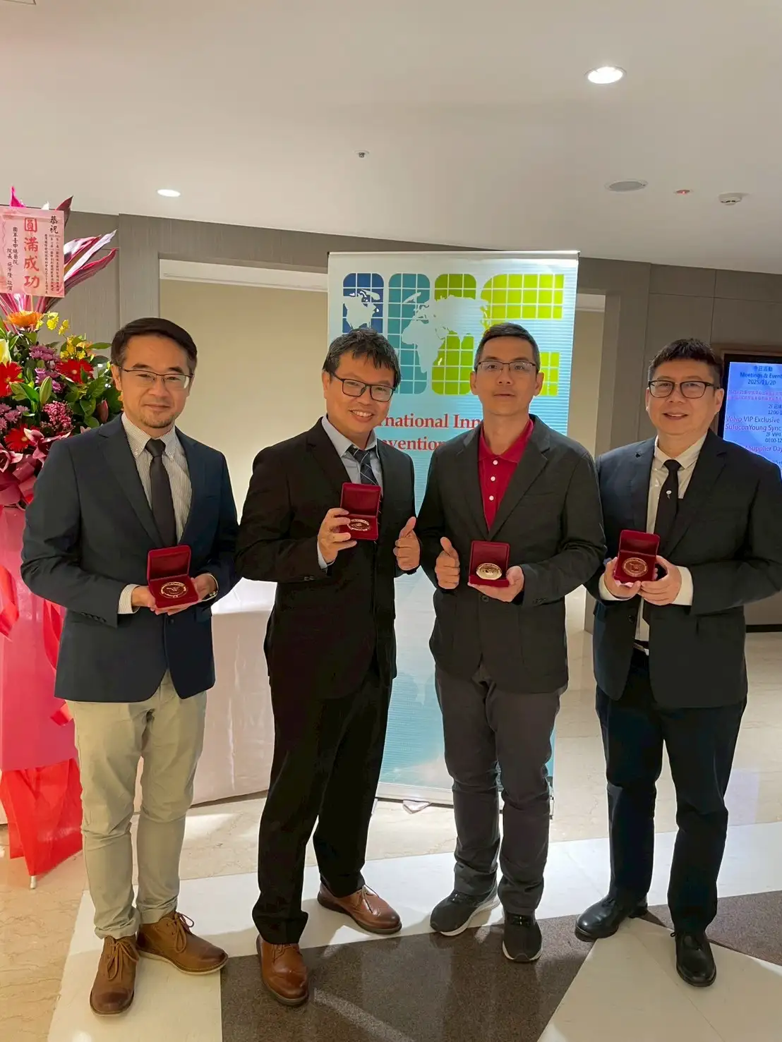 崑山科大應材系許豪麟助理教授(左起)、機械系劉鑑德助理教授、邱韋丞助理教授及翟大。（圖／崑山科技大學　提供）