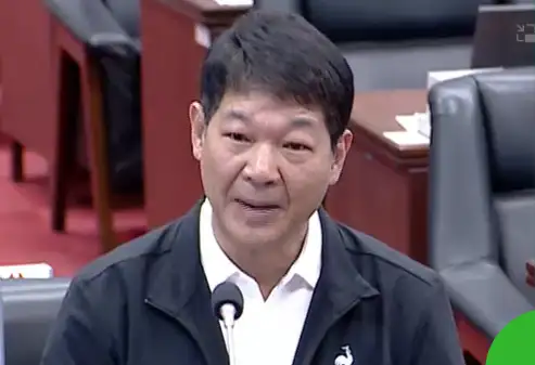 市議員朱信強建議中央提高違規農舍裁罰標準後，市府應將裁罰收入用於地方農路建設。（記者吳文生攝）