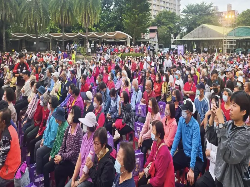 許智傑楠梓舉辦市民見面會　超過2000人到場展現跨派系支持