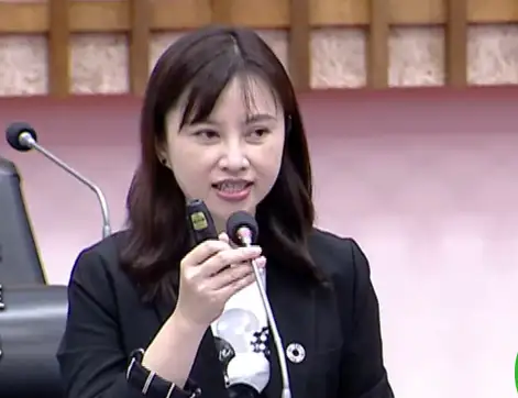 房市持續飆漲，市議員李雅慧建議市府將公辦都更分回住宅以多元方式釋出，提供更多可負擔房屋。（記者吳文生攝）