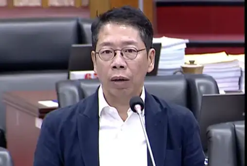 市議員黃紹庭稱許陳其邁市長是民進黨在這個世代的不二人選，他期許陳市長能信守承諾有始有終，任期做好做滿。（記者吳文欽攝）