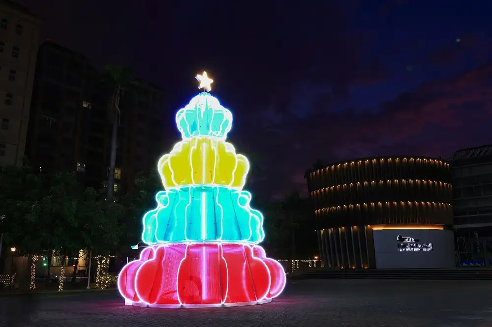 新營文化中心聖誕樹。(圖/臺南市觀旅局 提供)
