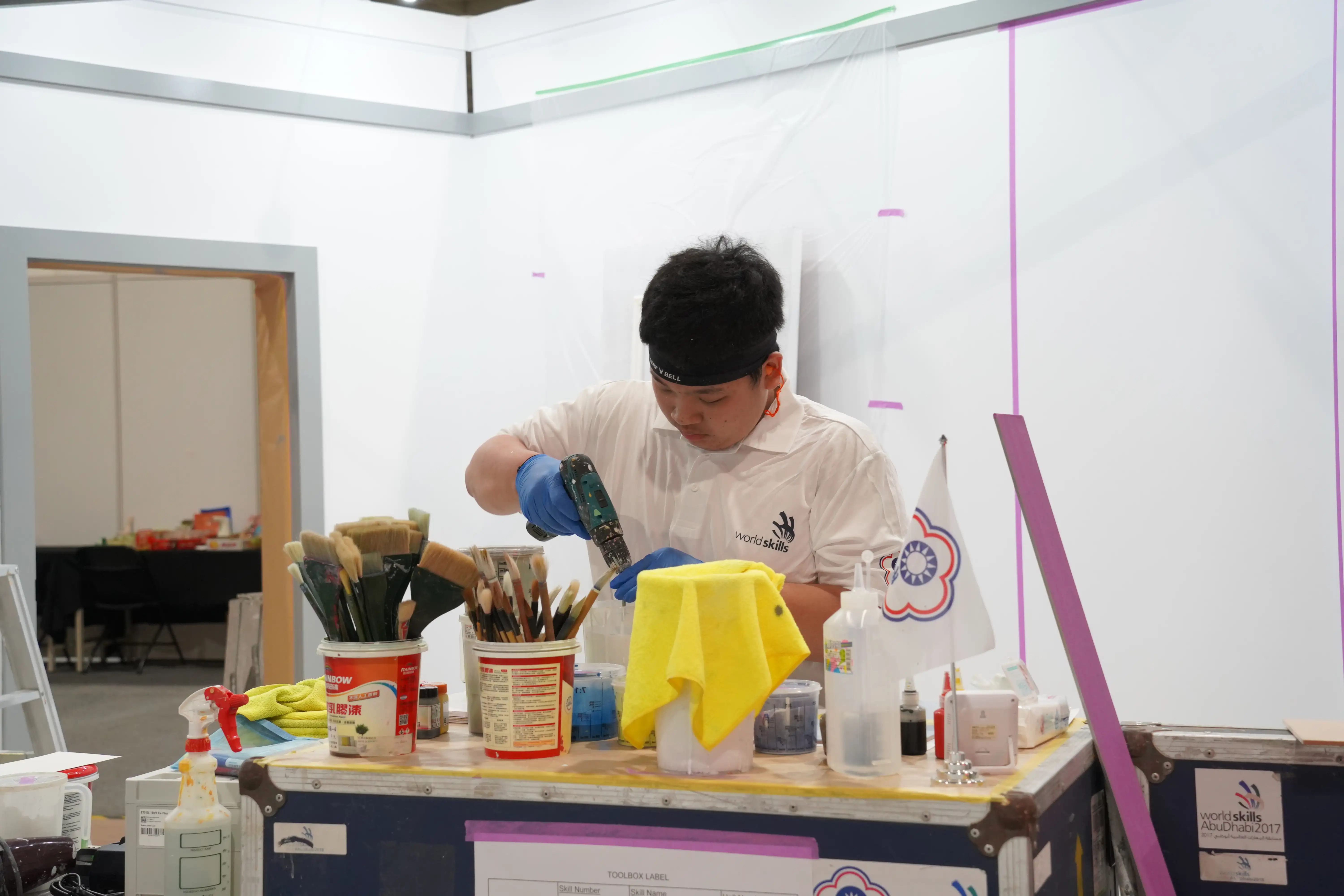 從原本髒亂的工作習慣，到如今自律專業、能代表臺灣出戰國際比賽，洪錦瑋很感謝南分署這些年的栽培。(圖/雲嘉南分署 提供)