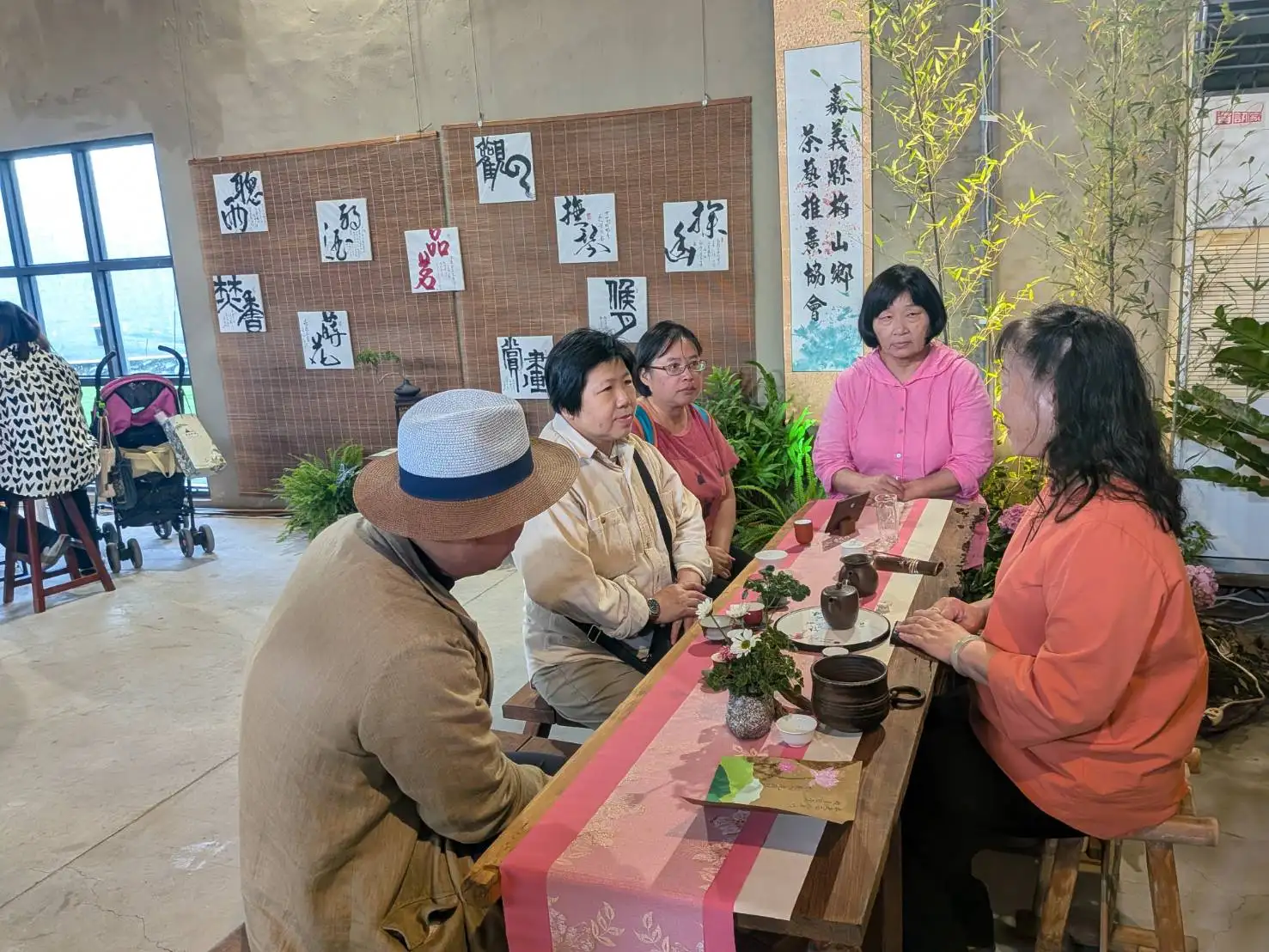 假日限定「茶之味」快閃攤位集結風格茶飲與創意茶食。(圖/嘉義縣政府  提供)