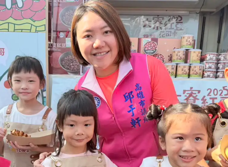 市議員邱于軒表示，沿海路速限維持現狀，但將持續監督交通局，要求完善智慧號誌連鎖管控，提升行車安全與順暢度。（記者吳文生攝）