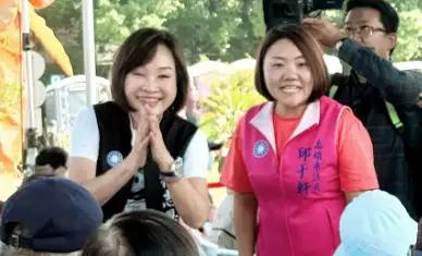 立委柯志恩指出，今在立院議場前，在野黨共同宣布提出彈劾總統案，強調此舉是捍衛憲政、守護民主最後防線的必要行動。（記者吳文生攝）