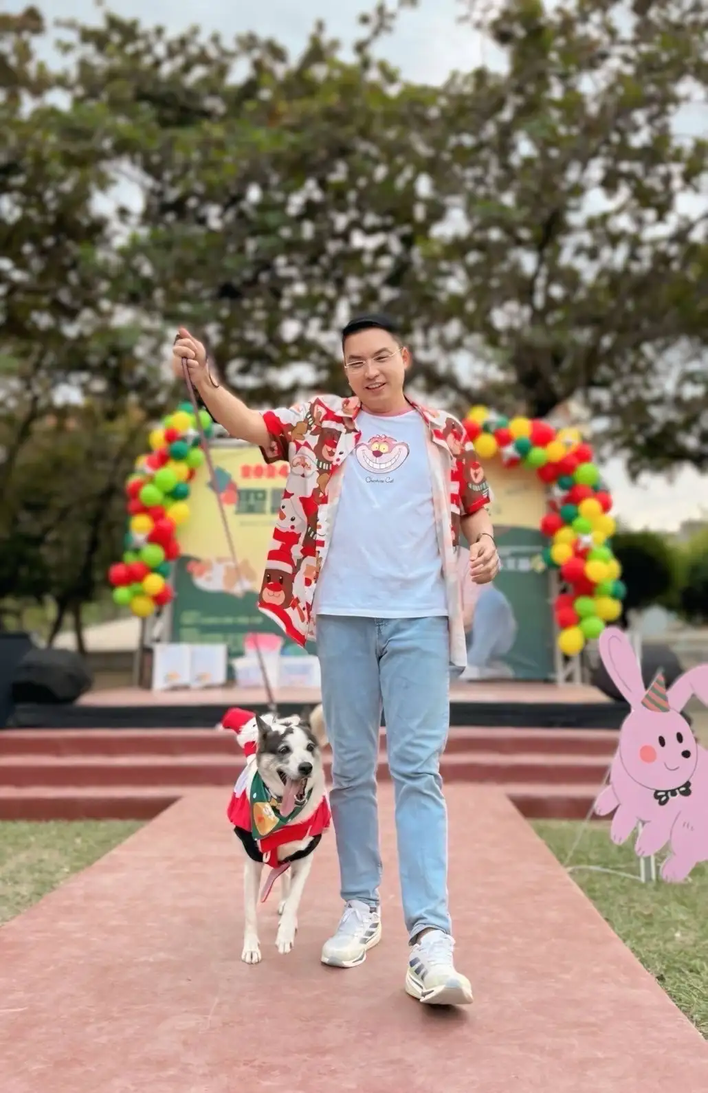 市議員黃文益連續第四年舉辦「毛小孩聖誕 Party」，邀請市民與毛小孩廿日下午兩點一起到高雄市文化中心西側草皮共度溫馨佳節。（黃文益提供）