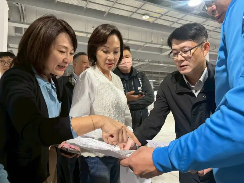 柯志恩會勘前鎮漁港多功能水產品運銷中心 攤商權益與經營配套受關注