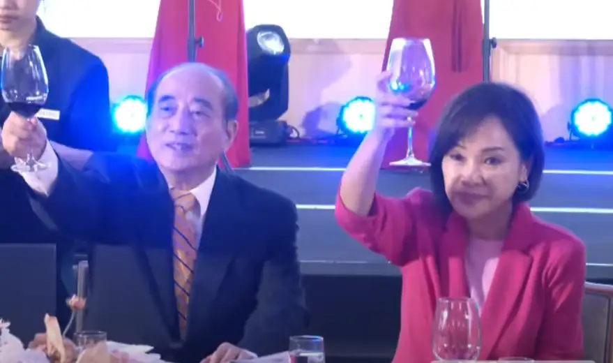 立法院前院長王金平21日於高雄漢神巨蛋舉辦從政五十周年感恩餐會，席開172桌、湧入二千多名嘉賓，場面盛大熱鬧。（記者吳文生攝）