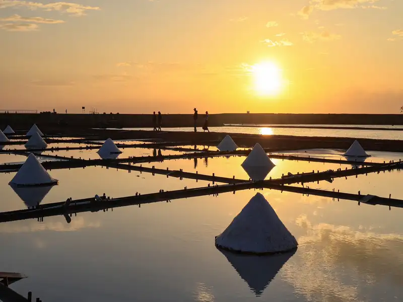 北門井仔腳鹽田送別2025最後一道夕陽  鹽續幸福音樂會迎向2026