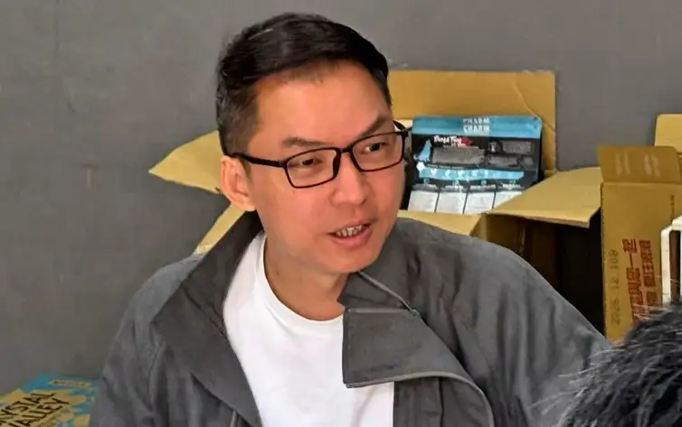 市議員黃文益指出，警用通訊系統已數位化，通訊基地台須兼顧數量與覆蓋率，才能發揮最大效能。（記者吳文生攝）