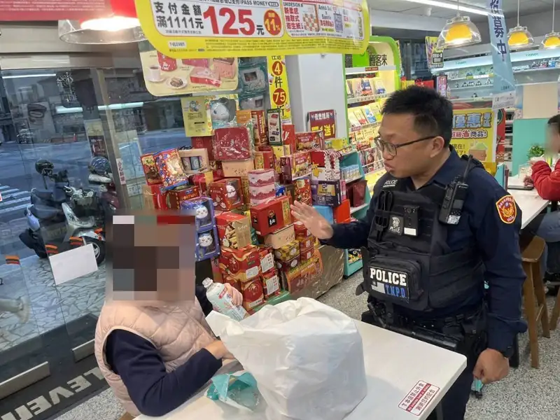 七旬婦誤信網戀陷詐騙　南警五分局聯手超商成功阻詐