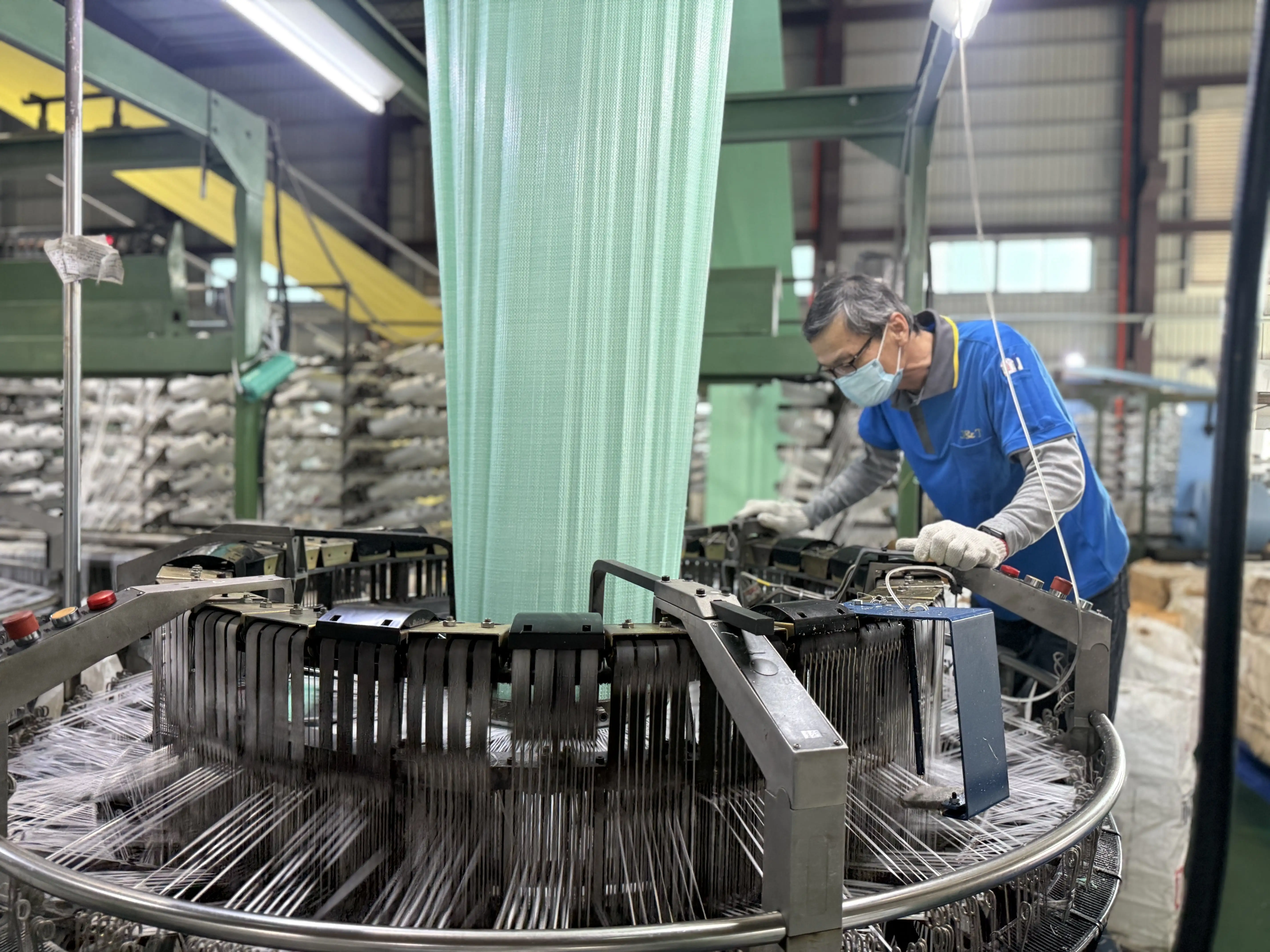 阿坤因美國關稅影響而致失業，所幸嘉義就業中心透過多項就業促進工具，協助他順利就業、續寫職涯新篇章。(圖/勞動部雲嘉南分署 提供)