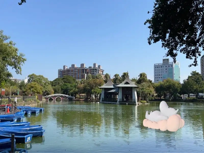 台中公園週末迎神秘嘉賓　漂浮「姆明」點亮中台灣燈會序幕