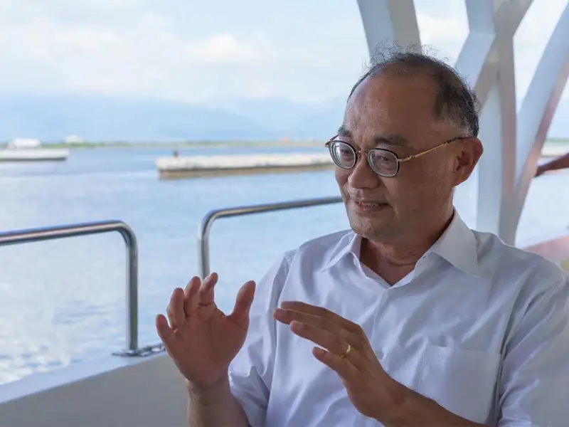 再生電腦送愛到非洲　黃柏霖推動智慧光明燈計畫累計逾1100組