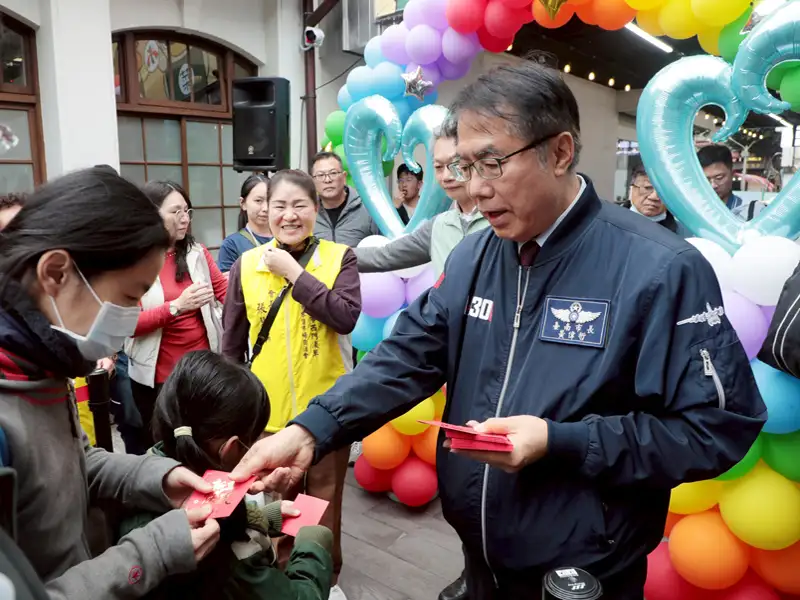 臺南西門市場美食廣場迎新春試營運　瘋購嘉年華炒熱年節買氣
