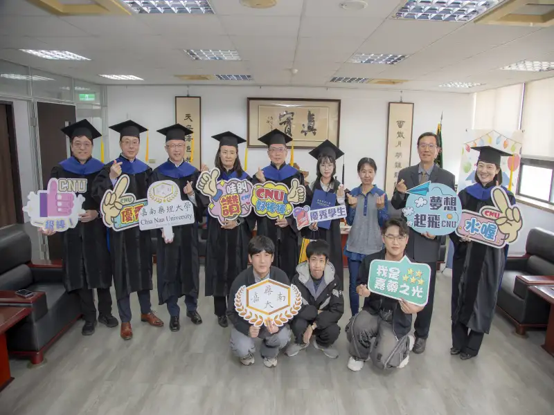 甲子嘉藥 育才有成 職安系史素娟提前畢業接軌職場