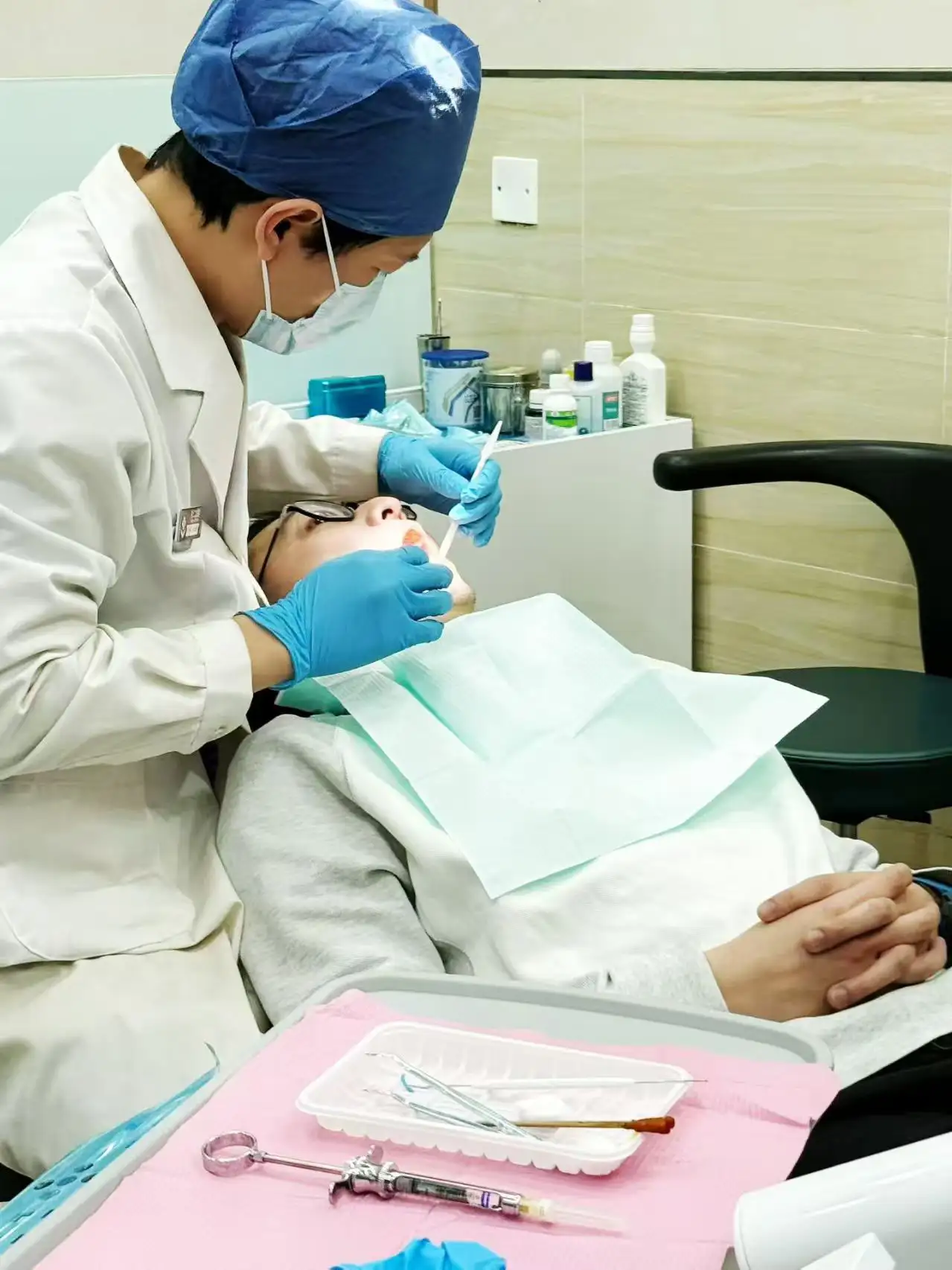 「灣灣家」招牌鹵肉飯，濃郁香氣與樸實口味，吸引不少在穗台灣人與本地食客。(記者楊婉攝)