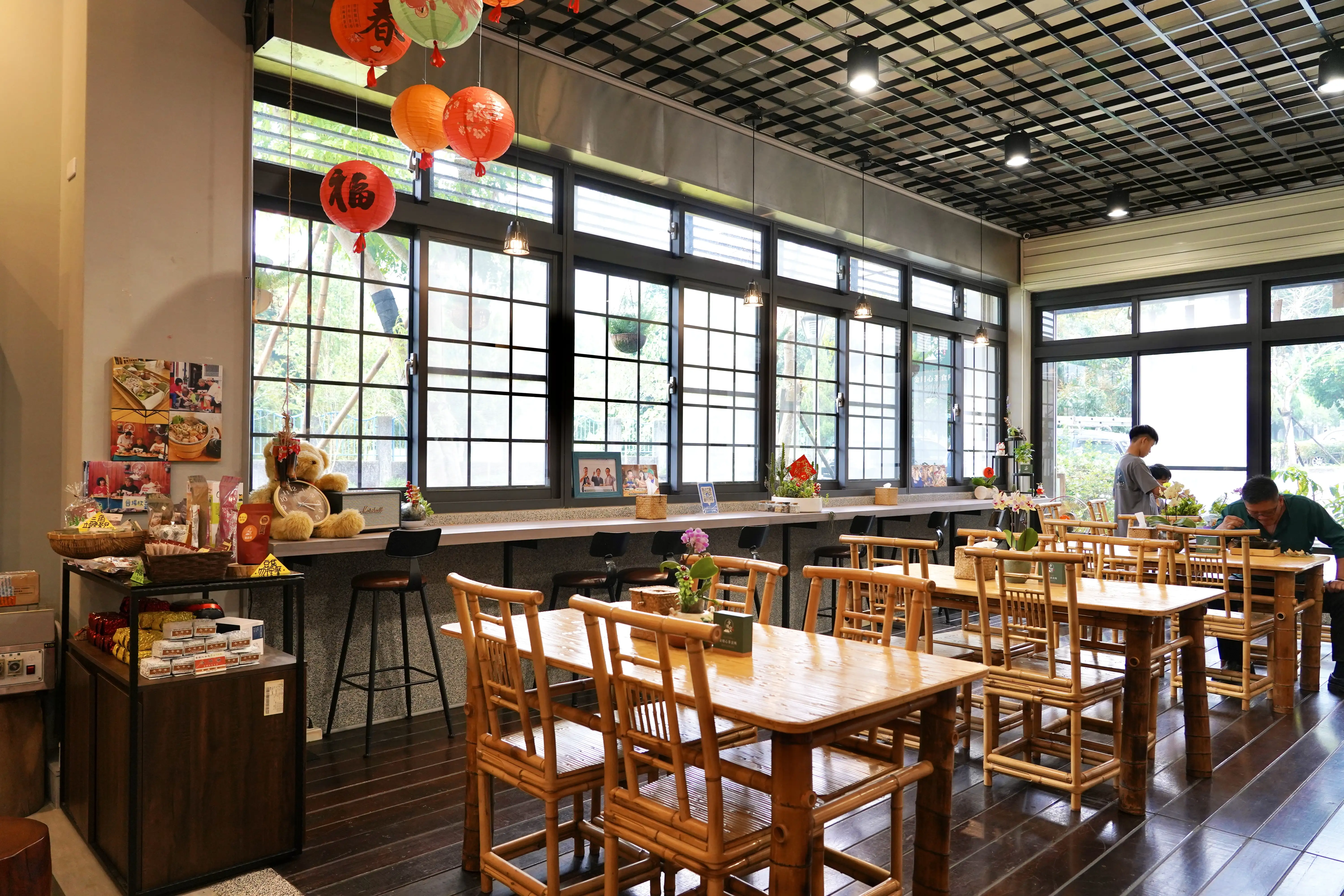 文峰遊客中心-晉揚欣茶庄＆咖啡莊園。(圖/嘉義縣文觀局  提供)