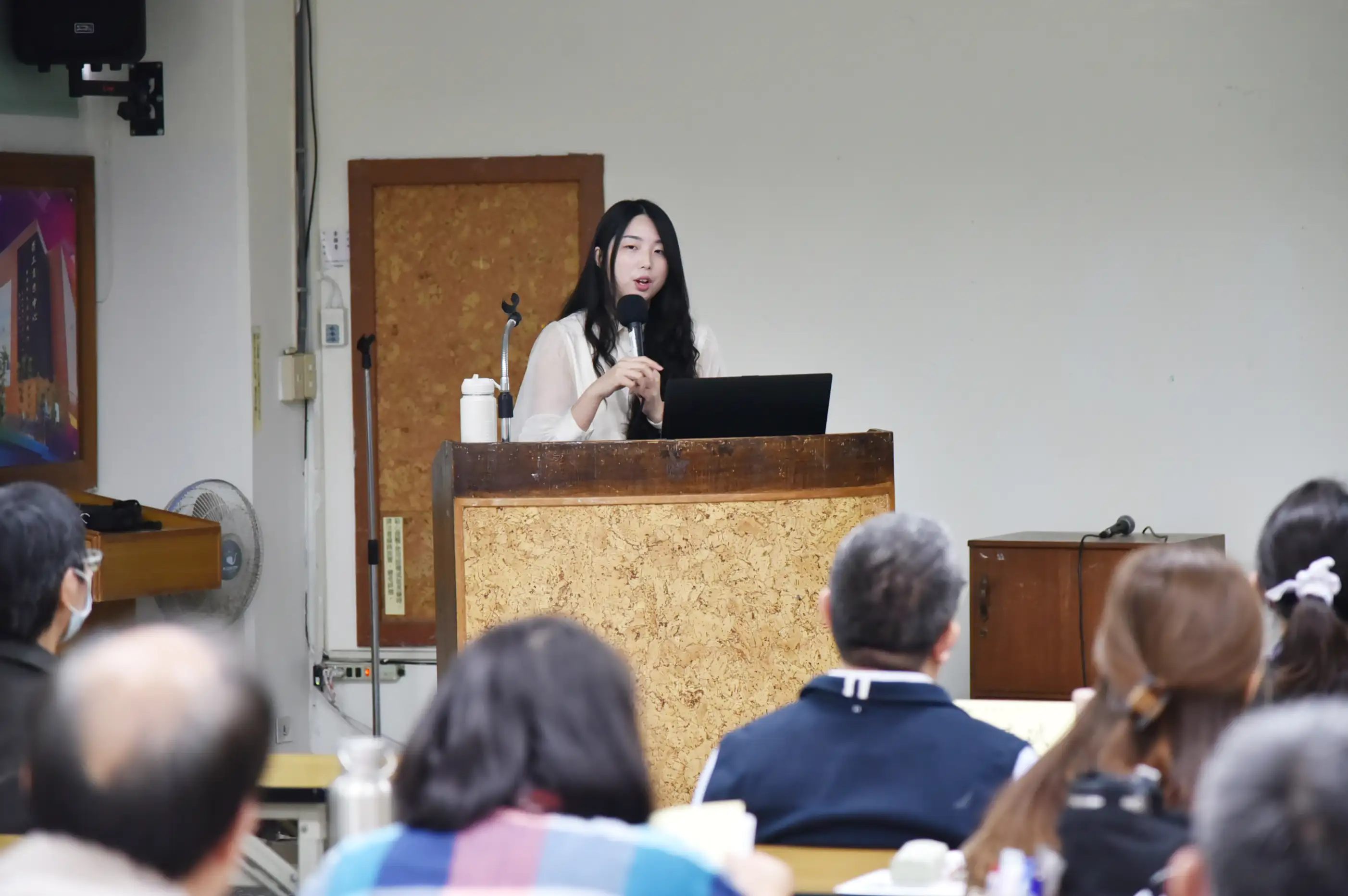 勞動部雲嘉南分署邀請臺南地檢署檢察官周映彤分享辦訓過程中可能涉及的法律風險與實務避雷心法。(圖/雲嘉南分署 提供)