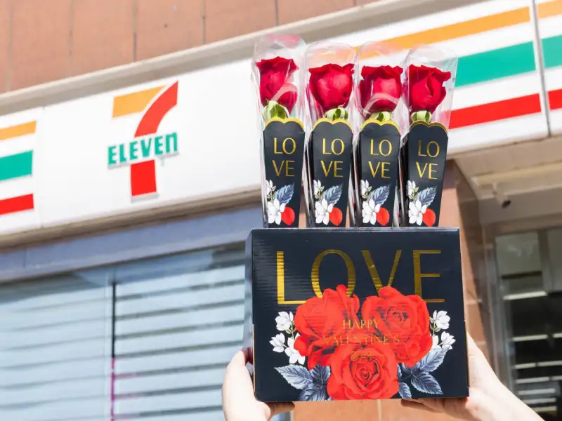 情人節花禮需求升溫　7-ELEVEN、康是美、統一時代百貨引進空運玫瑰搶市