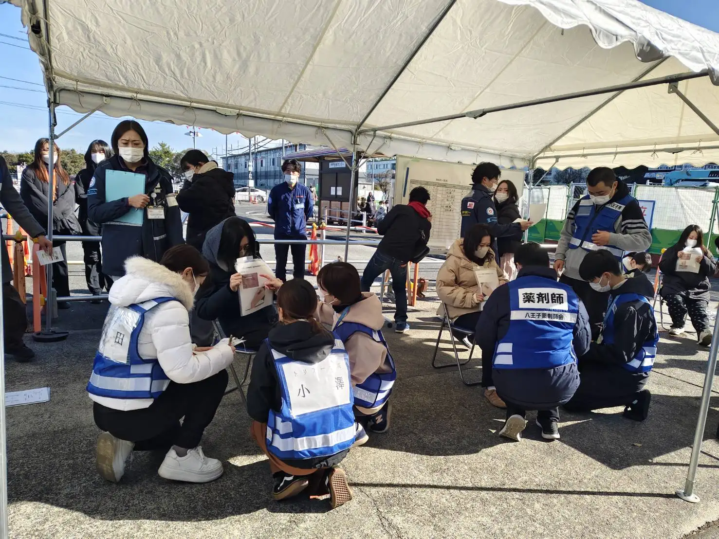 日本藥師需深入第一線提供災民緊急藥物並指導用藥。(圖/嘉南藥理藥學系 提供)