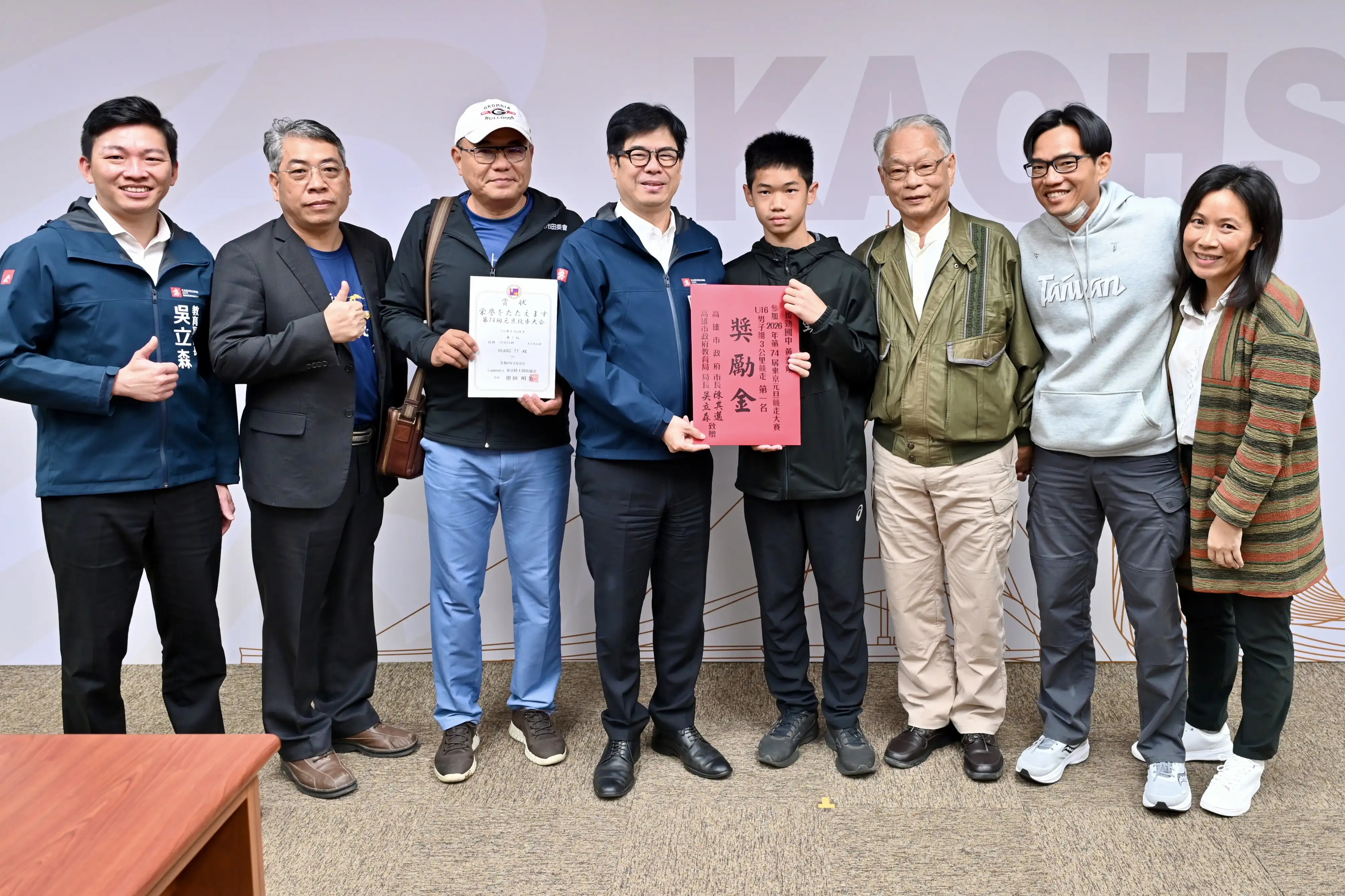 因應春節連續假期即將到來，市長陳其邁指示相關單位應配合場域管理與設施維護，持續落實環境清潔與草坪維護，提供優質遊憩品質。（高雄市府提供）